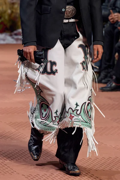 Look 199